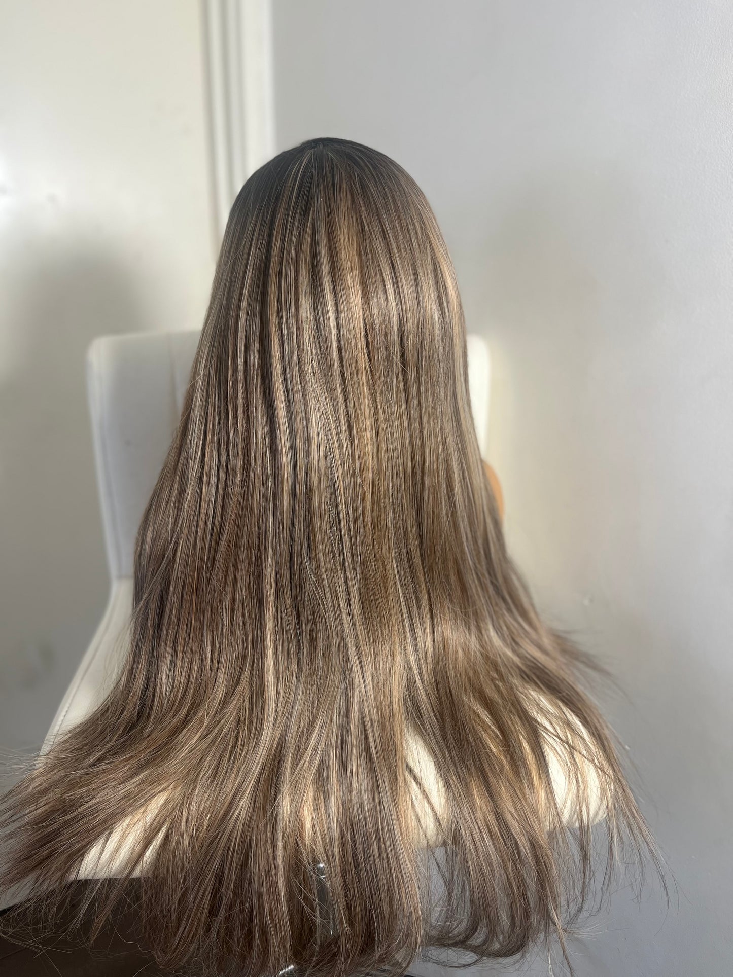 Selena – 30” Straight Brown Balayage Wig