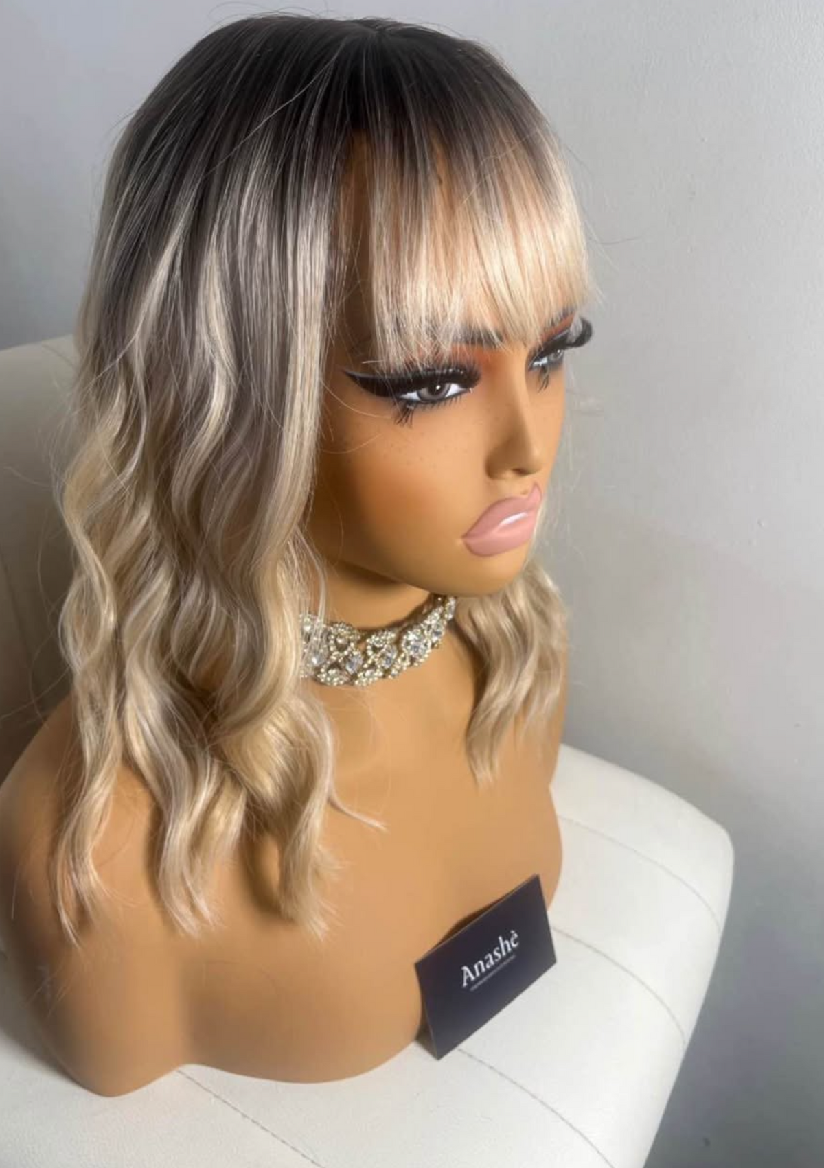 Lily – 14-Inch Ombré Blonde Wig with Bangs