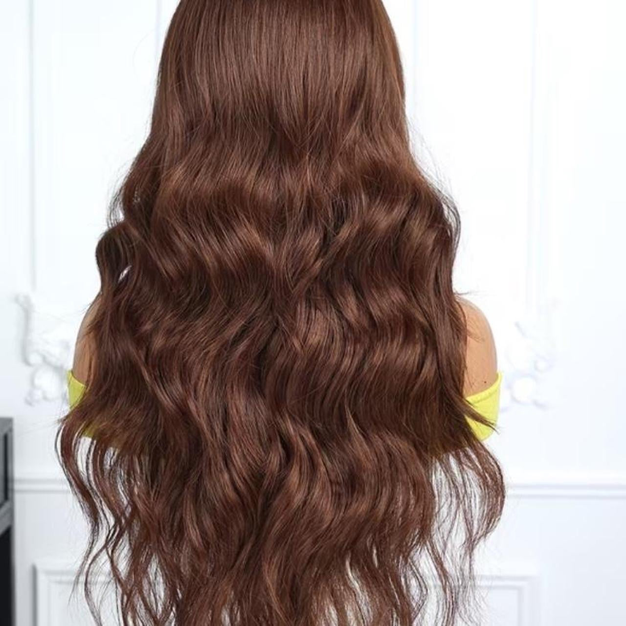 Beverly – 28” Brown Wavy Wig