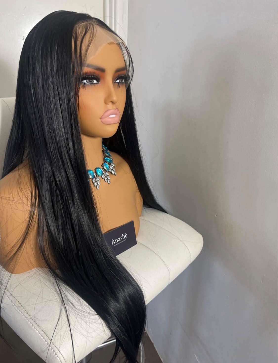 Melanie – 26” Black Wig