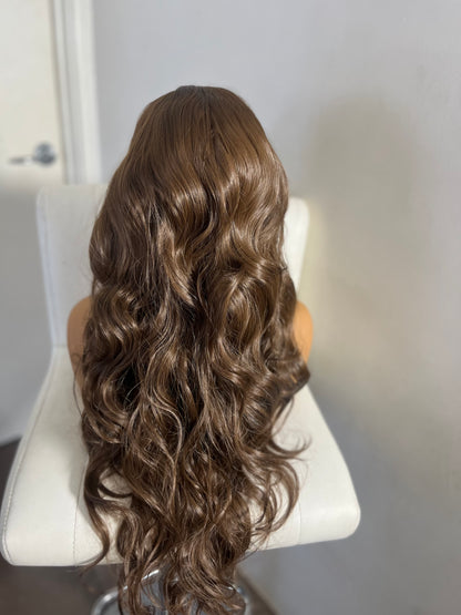 Sienna – 28” Wavy Dark Brown Wig