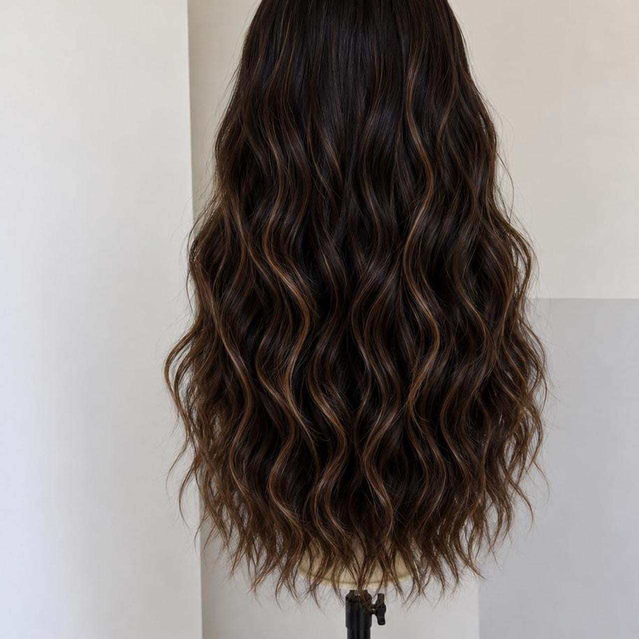 Sarah – 24” Brown Wig