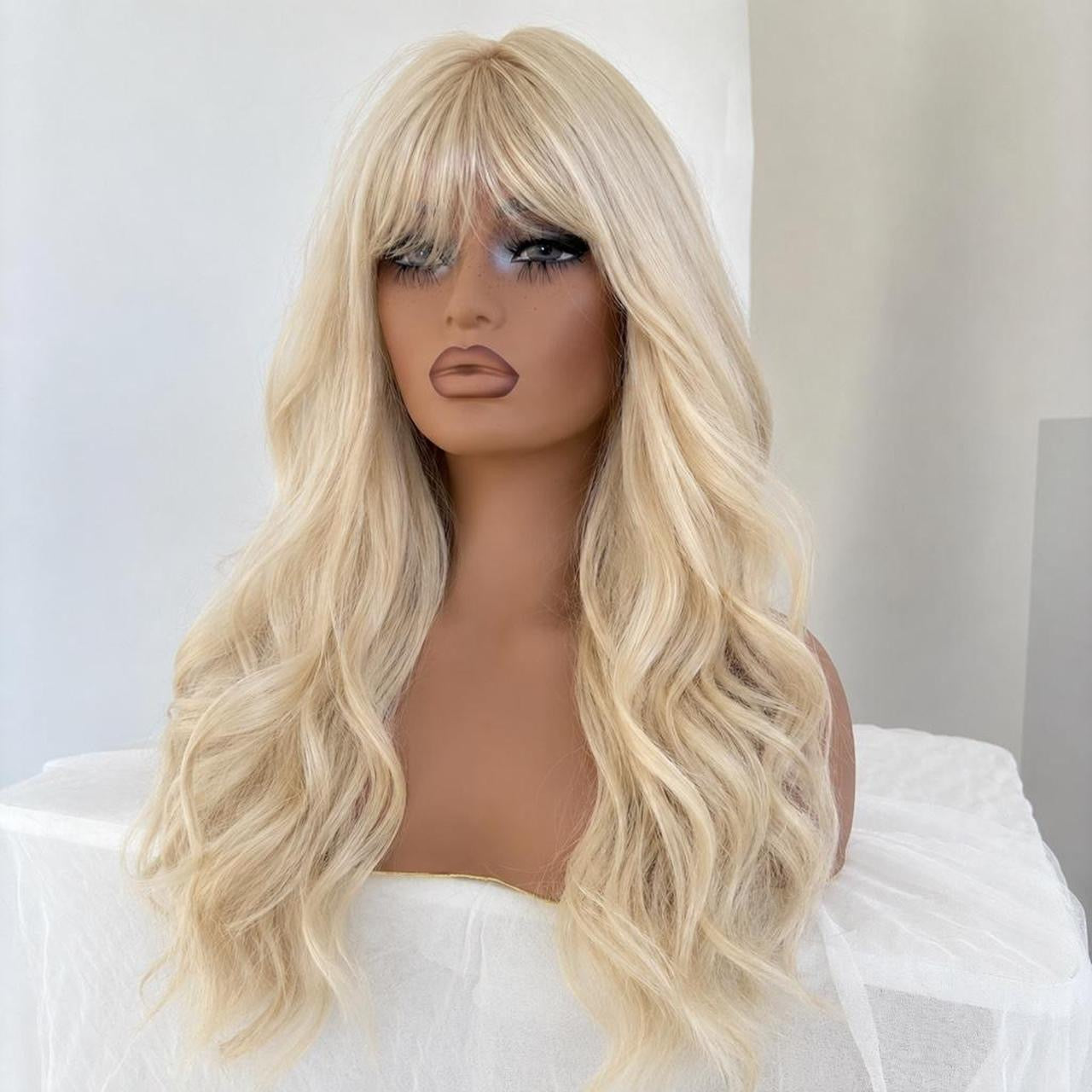 Monique – 24” Blonde Fringe Wig