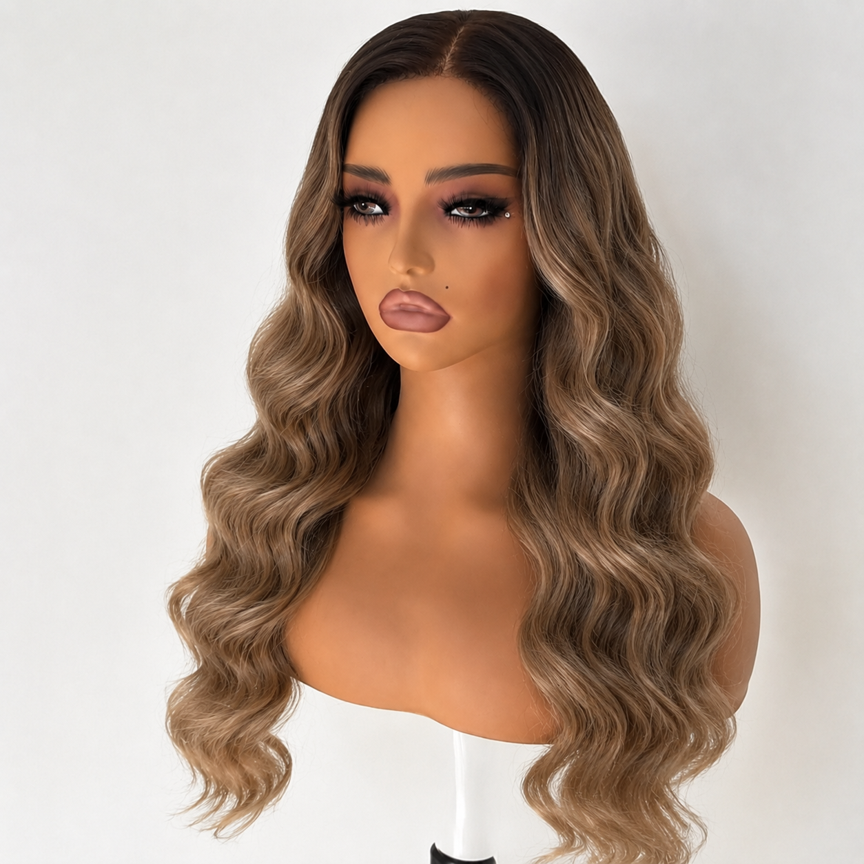 Tyra – 32" Curly Ombre Wig