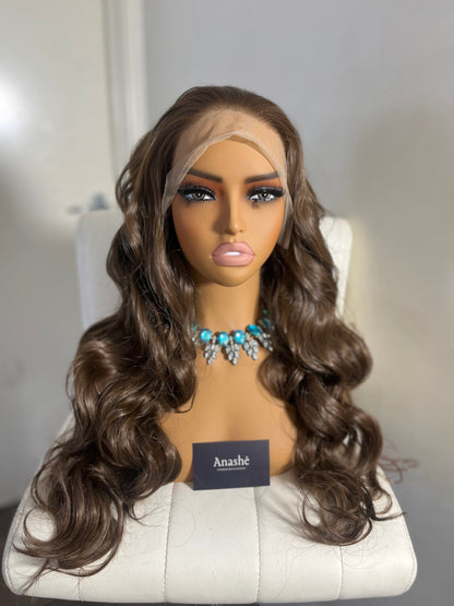 Sienna – 28” Wavy Dark Brown Wig